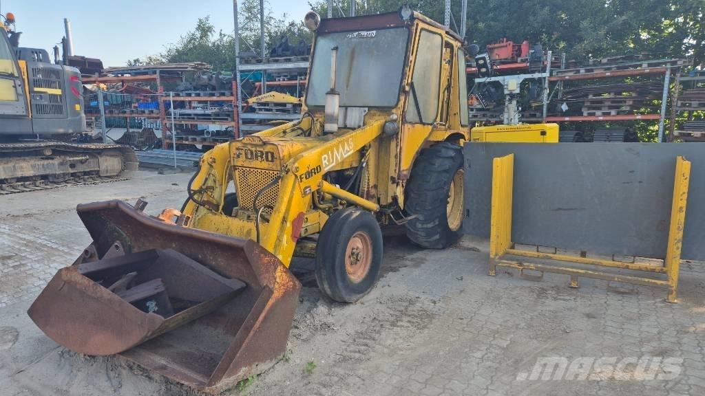 Ford 4500 バックホーローダー