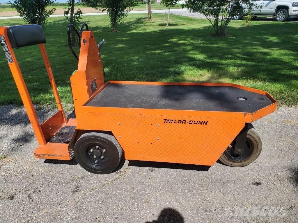 Taylor-Dunn SC100 トーイングトラック