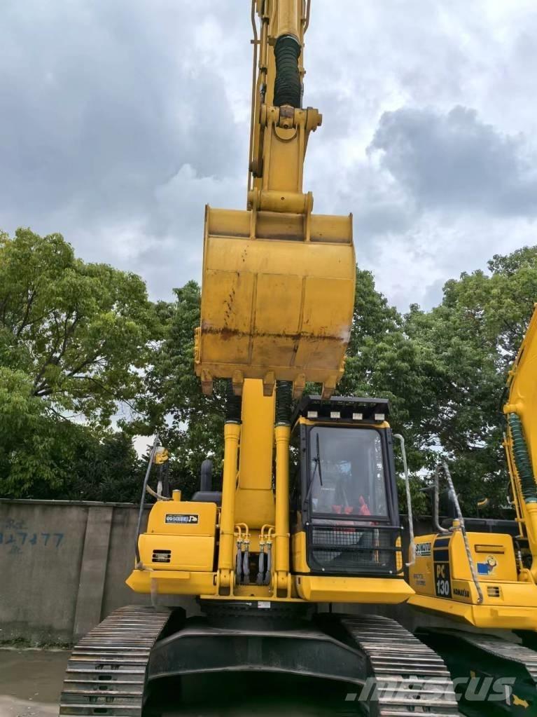 Komatsu PC 220-8 中型油圧ショベル 7ｔ-12ｔ（ユンボ・パワーショベル・バックホー）