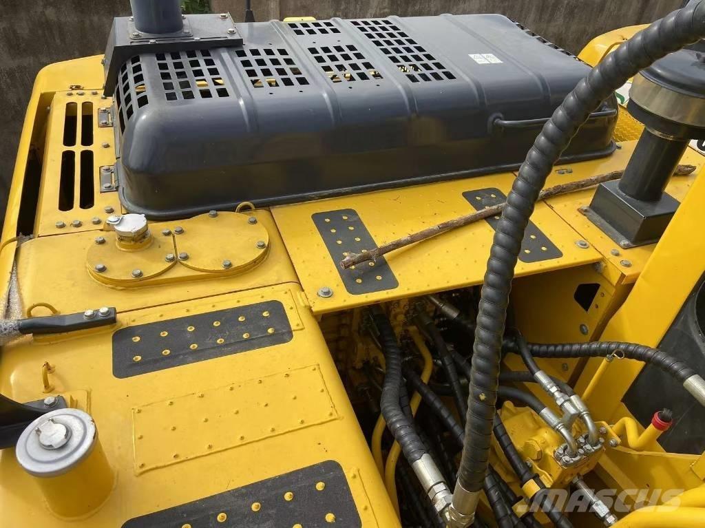 Komatsu PC 220-8 中型油圧ショベル 7ｔ-12ｔ（ユンボ・パワーショベル・バックホー）