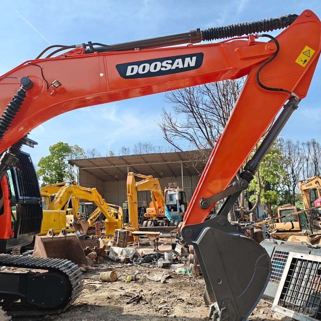 Doosan DX 225 LCA 大型油圧ショベル12t以上（パワーショベル・ユンボ）