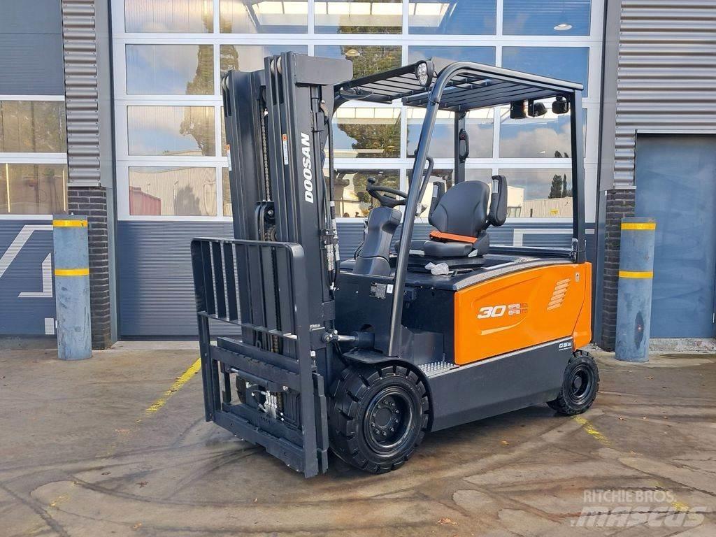 Doosan B30X-7 Plus バッテリーフォークリフト