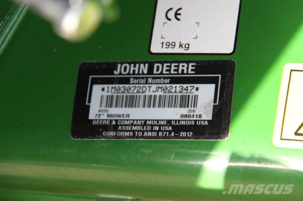 John Deere 3045 R トラクター