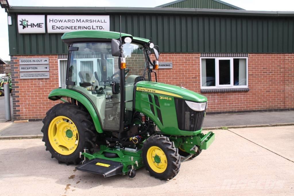 John Deere 3045 R トラクター