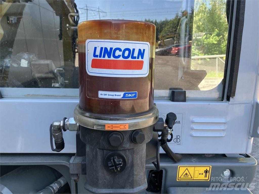 Wacker Neuson EW 100 ホイール式油圧ショベル（パワーショベル・ユンボ・バックホー）