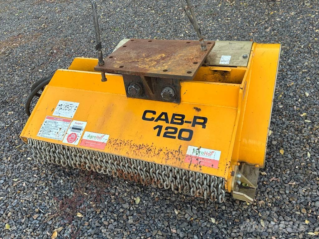  Belafer Cab-R 120 枝払い機