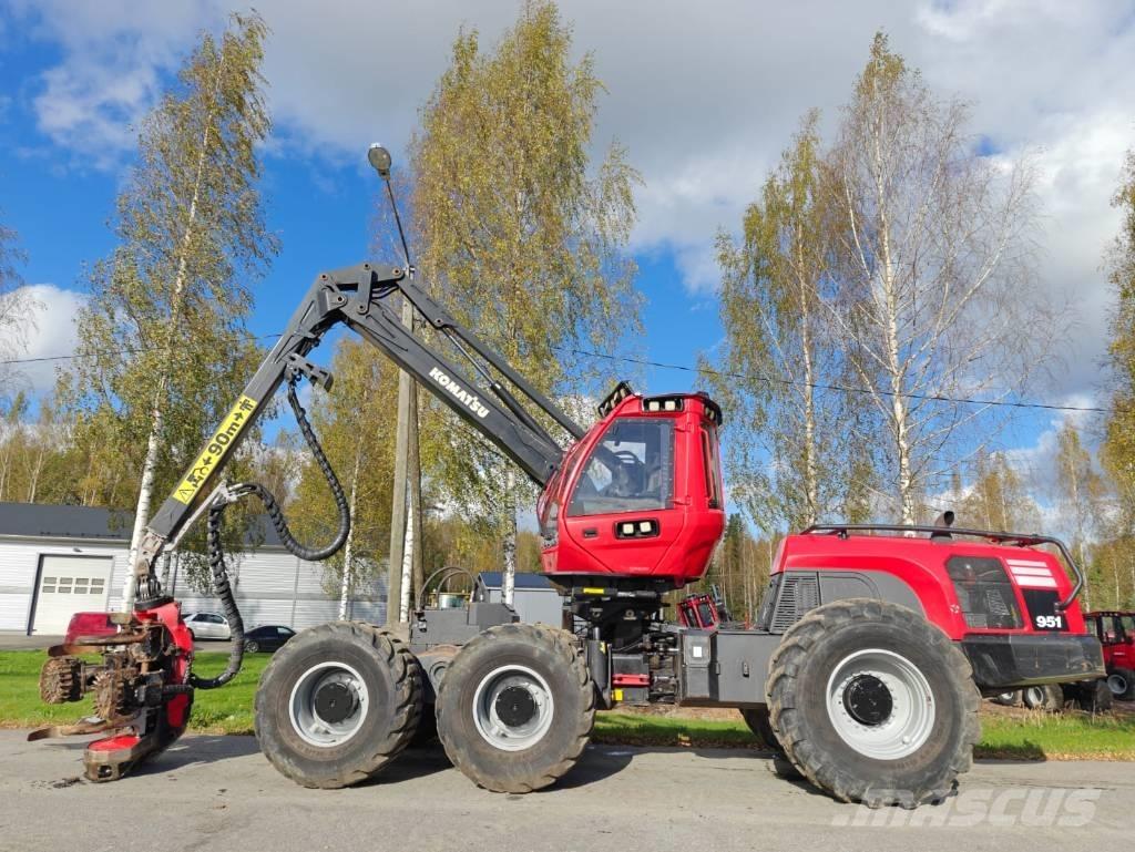 Komatsu 951 ハーベスター