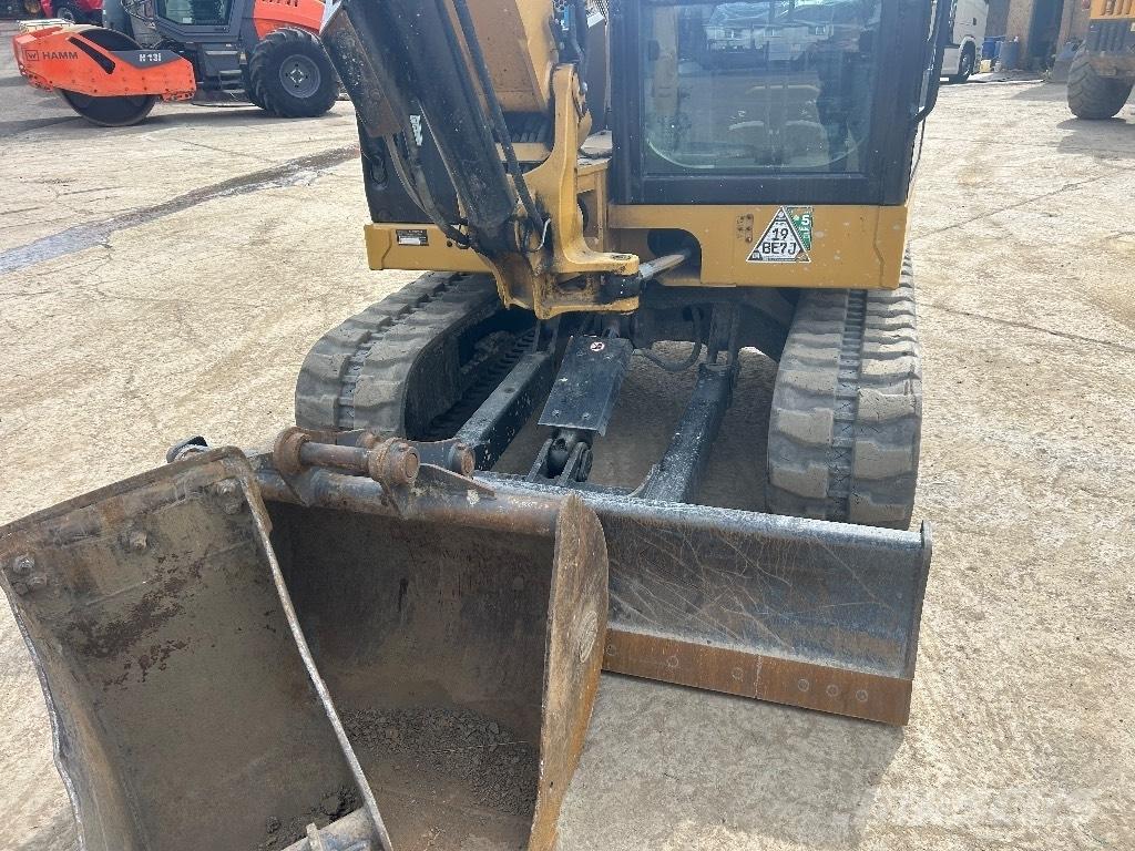 CAT 306 CR ミニ油圧ショベル 7t以下（ミニユンボ・ミニディガー）