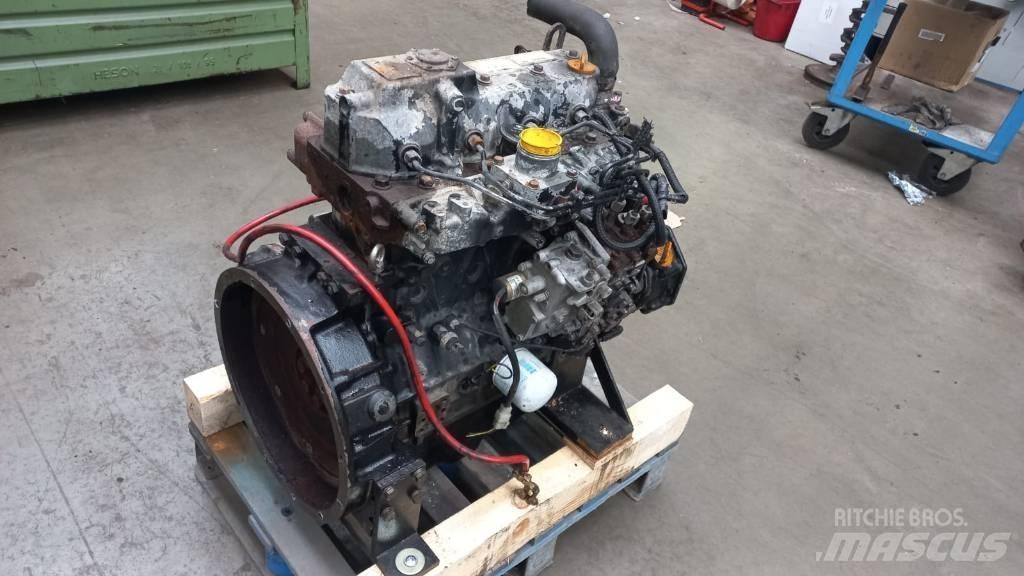 Yanmar 4TNV98 エンジン