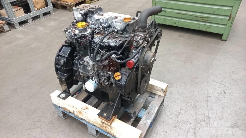 Yanmar 4TNV98 エンジン