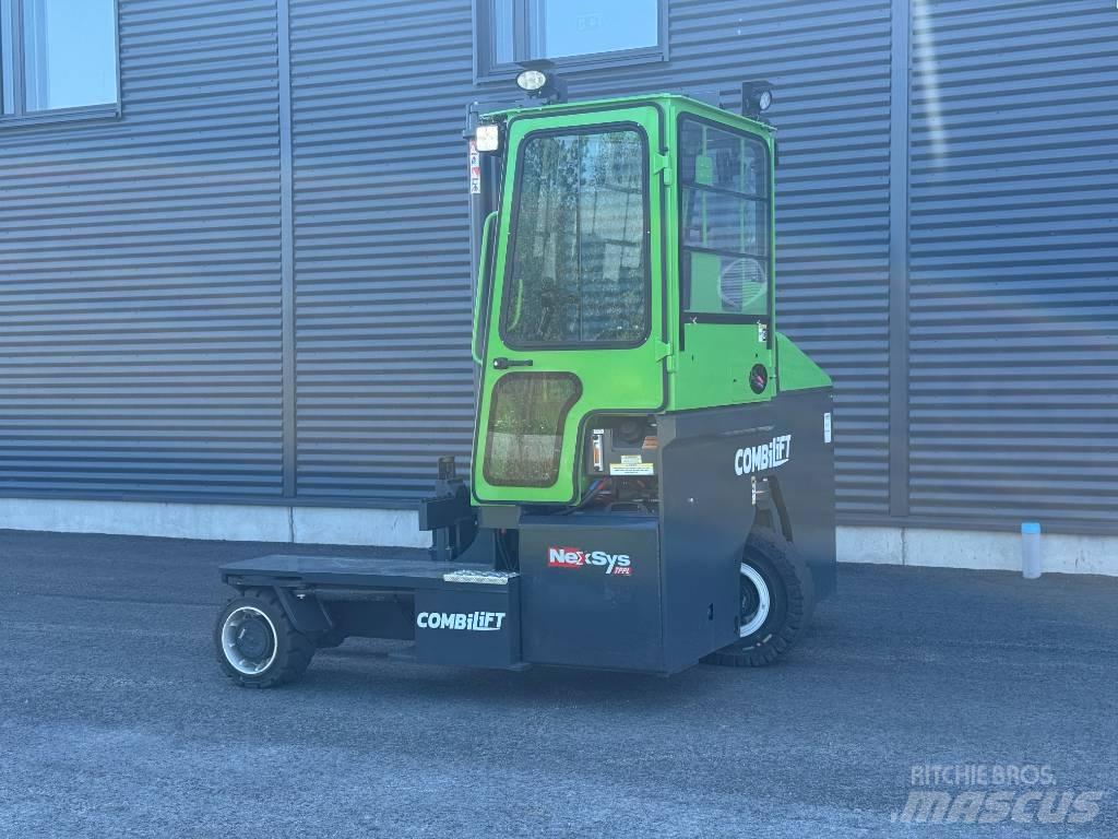 Combilift C 4000 ET 全方向リーチ型フォークリフト