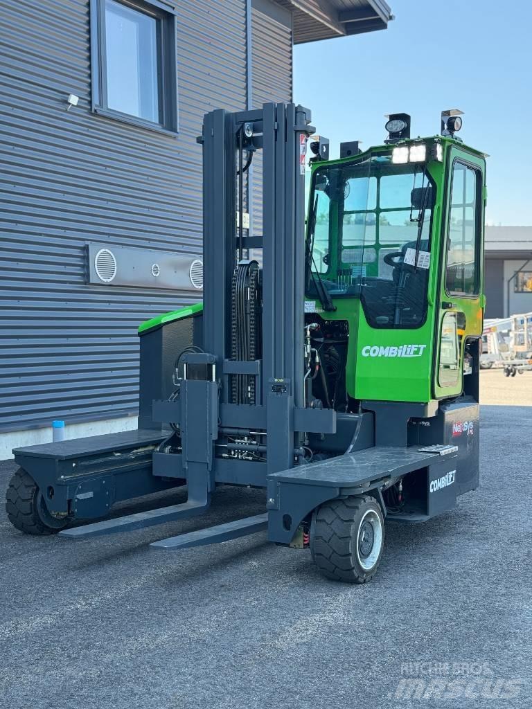 Combilift C 4000 ET 全方向リーチ型フォークリフト