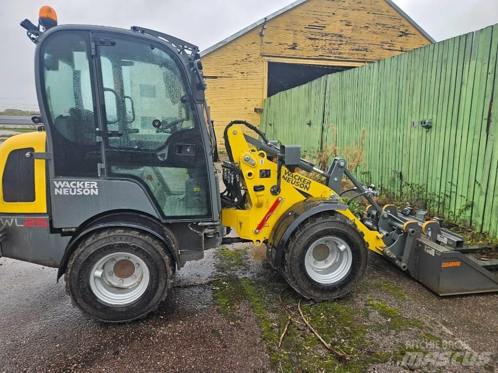 Wacker Neuson WL 25 ホイールローダー・タイヤショベル