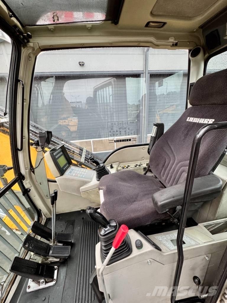 Liebherr R934C LC 解体油圧ショベル