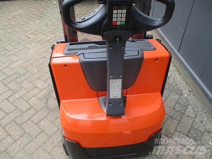 BT SWE 100 ウォーキンフォークリフト