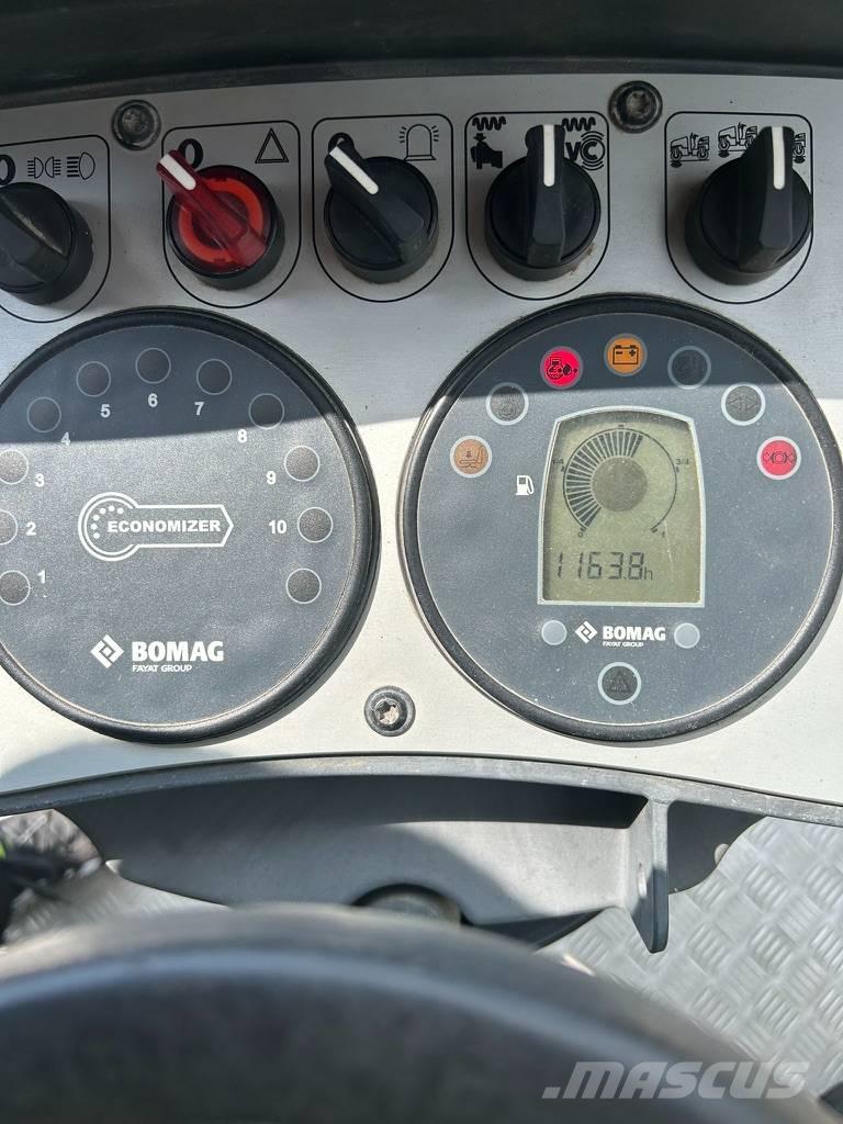 Bomag BW 120 AD-5 タンデムローラ