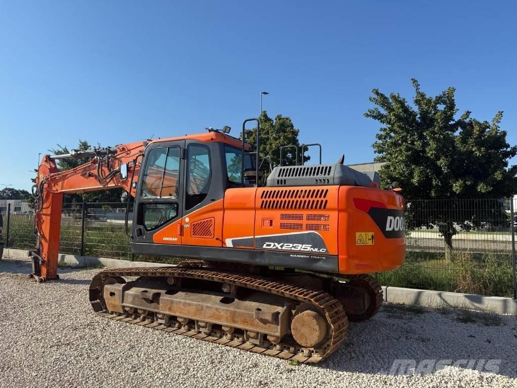 Doosan DX 235 NLC-5 大型油圧ショベル12t以上（パワーショベル・ユンボ）