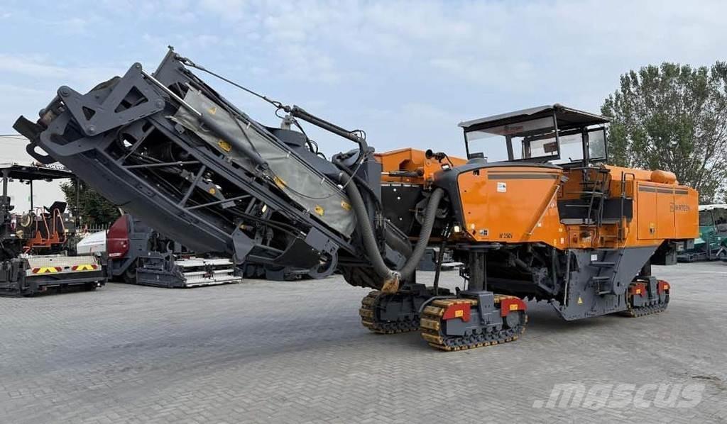 Wirtgen W 250i アスファルトコールドミリングマシーン