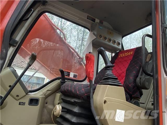 Doosan DH225 大型油圧ショベル12t以上（パワーショベル・ユンボ）