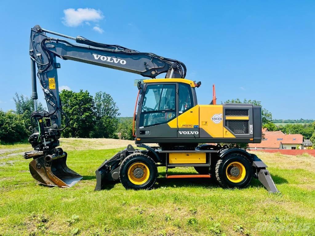 Volvo EW 220 E ホイール式油圧ショベル（パワーショベル・ユンボ・バックホー）
