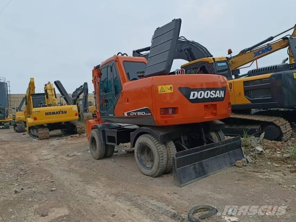 Doosan 150 W-7 ホイール式油圧ショベル（パワーショベル・ユンボ・バックホー）