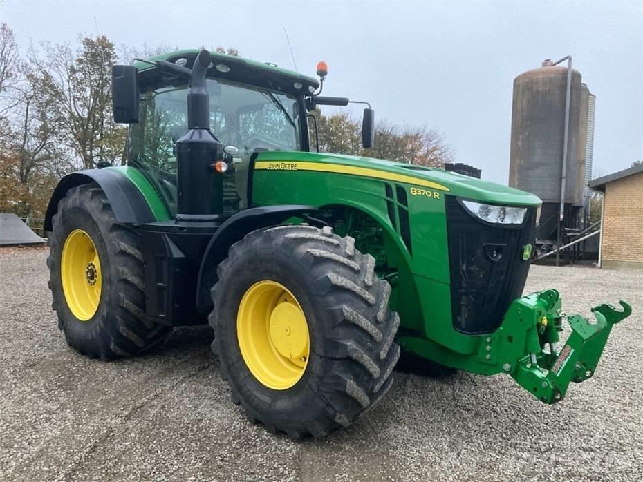 John Deere 8370 R トラクター