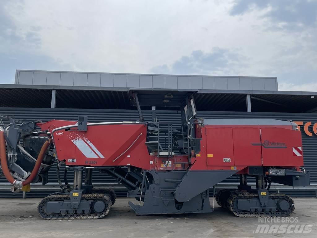 Wirtgen W 250 アスファルトコールドミリングマシーン
