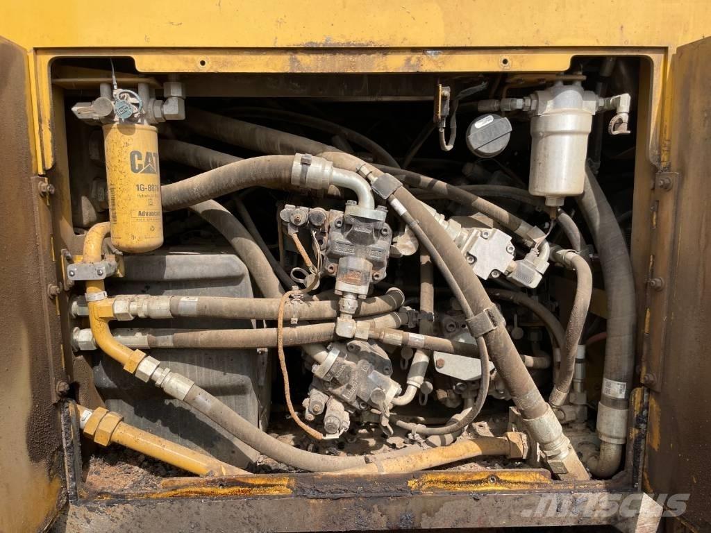 CAT AP555F アスファルトフィニッシャ