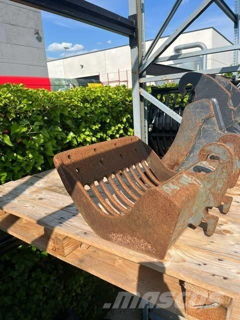 Kubota U 10 ミニ油圧ショベル 7t以下（ミニユンボ・ミニディガー）