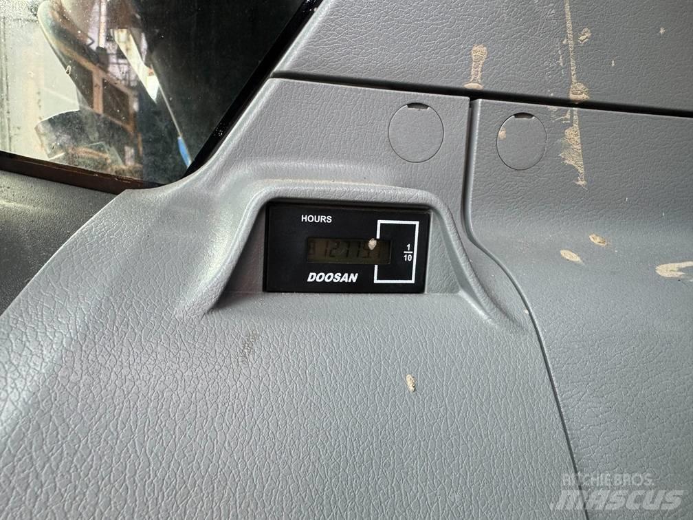 Doosan DX 300 LC-5 大型油圧ショベル12t以上（パワーショベル・ユンボ）