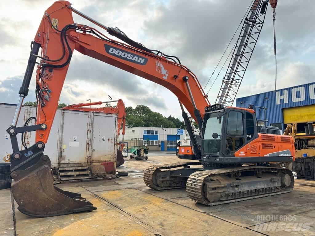 Doosan DX 300 LC-5 大型油圧ショベル12t以上（パワーショベル・ユンボ）
