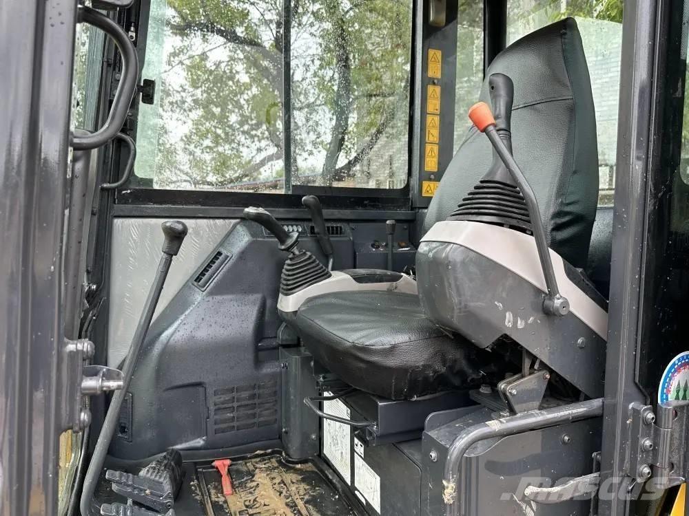 Komatsu PC 56-7 ミニ油圧ショベル 7t以下（ミニユンボ・ミニディガー）