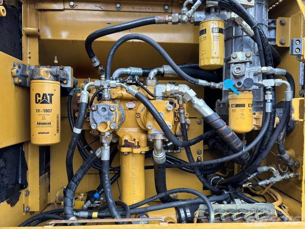 CAT 325 CL 大型油圧ショベル12t以上（パワーショベル・ユンボ）