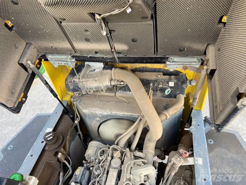 Wacker Neuson DW 60 サイト　ダンプ