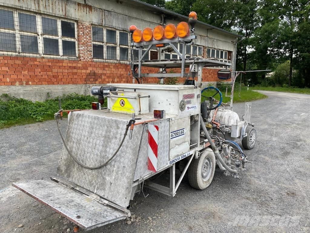 Hofmann H-32 グランド整備機械-その他