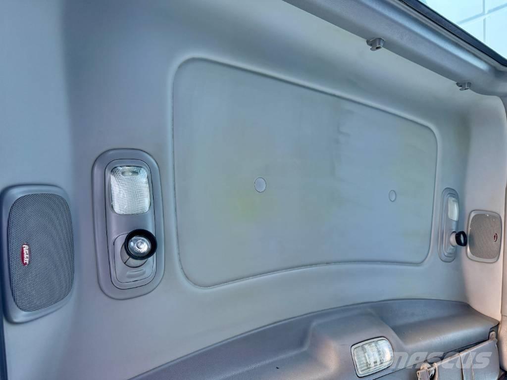 Peterbilt 367 中古トラクターヘッド | トレーラーヘッド