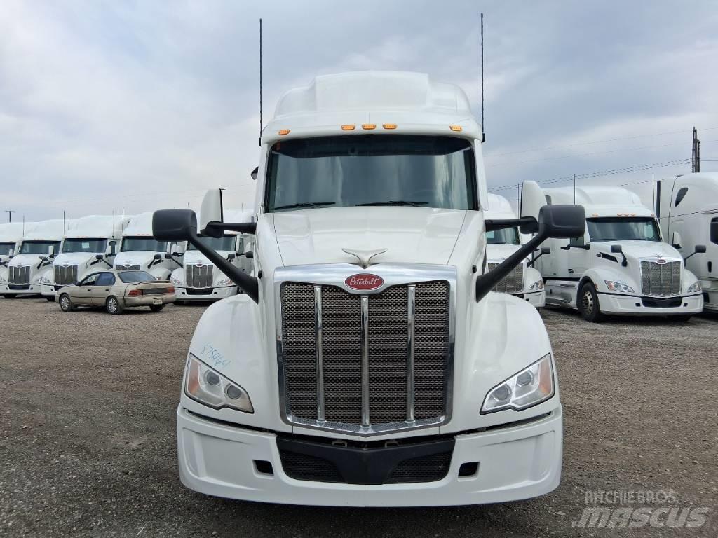 Peterbilt 579 中古トラクターヘッド | トレーラーヘッド