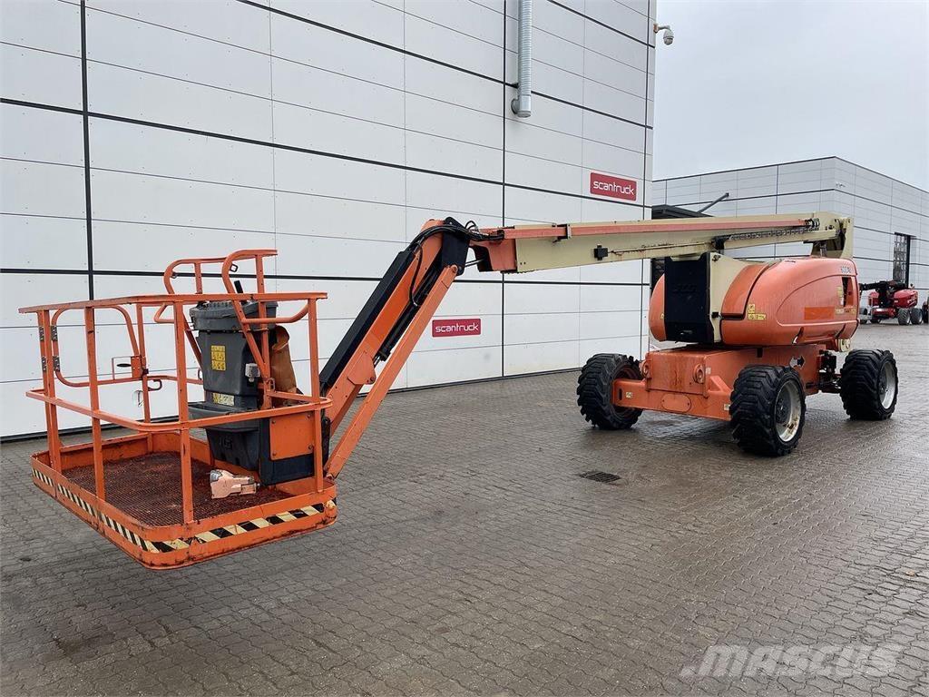 JLG 800AJ ブームリフト　屈伸型
