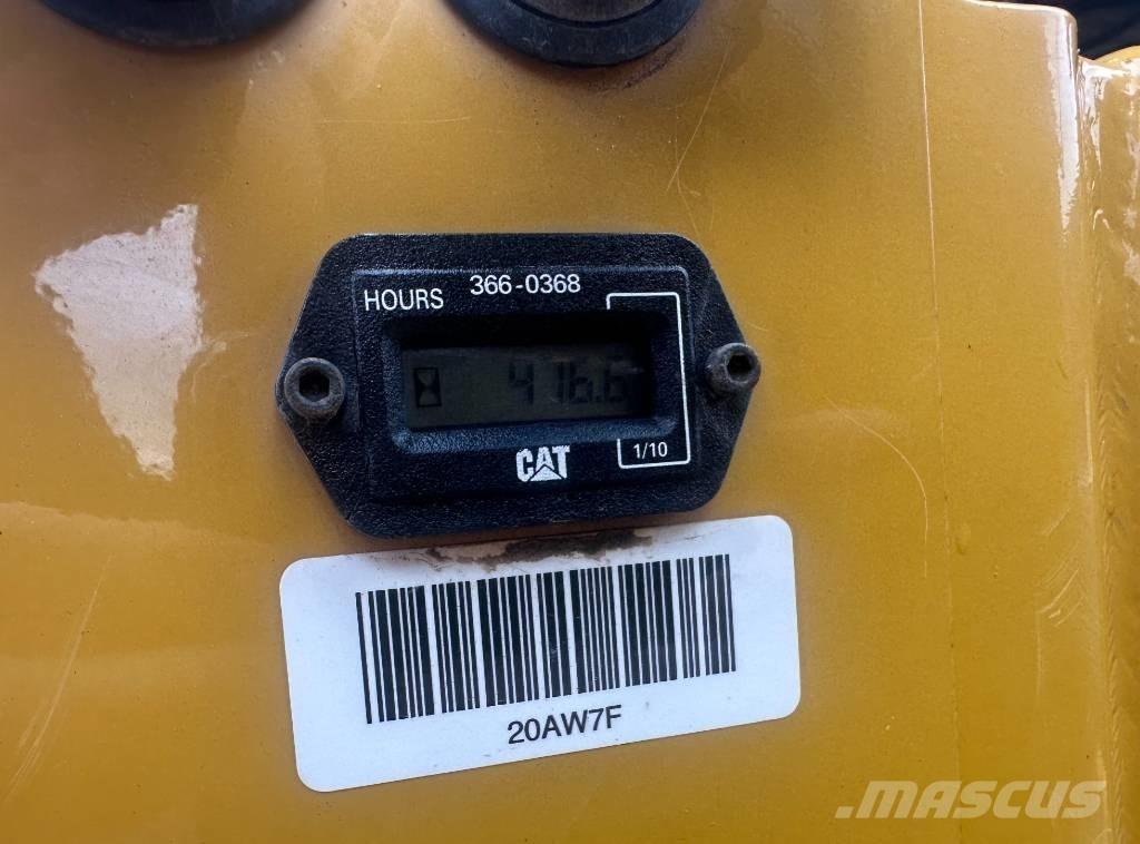 CAT CB 1.7 タンデムローラ