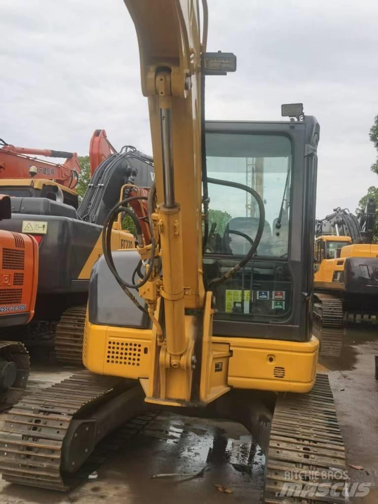 Komatsu PC 55 MR ミニ油圧ショベル 7t以下（ミニユンボ・ミニディガー）