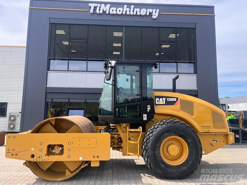 CAT CS 66 B 振動ローラ