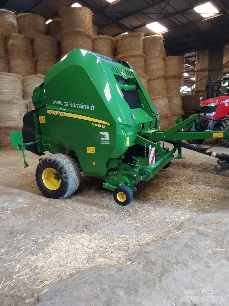 John Deere V 451 M ラウンドベーラー