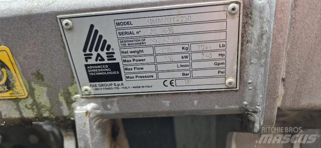 FAE UMM/DT-250 Turbo 枝払い機