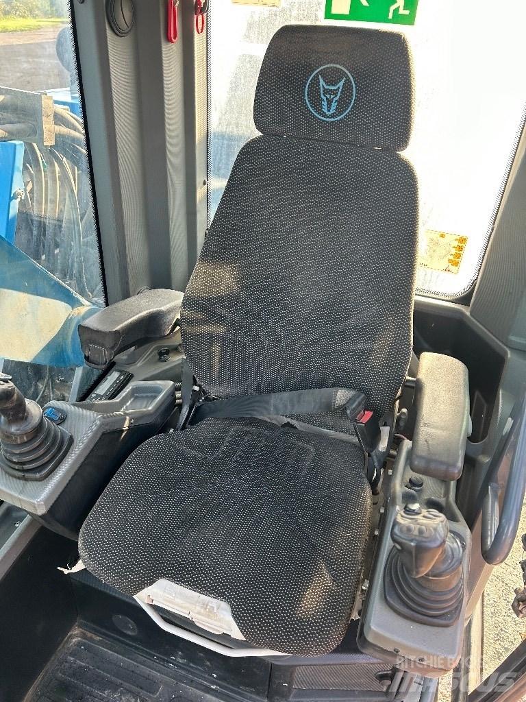 Fuchs MHL 320 T4F 廃棄物／工業産廃処理機