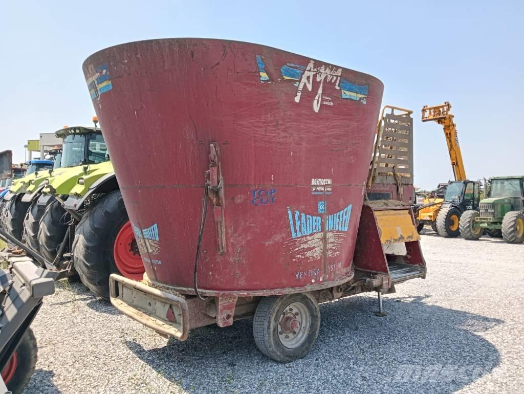 AGM W14 MC ミキサーフィーダー