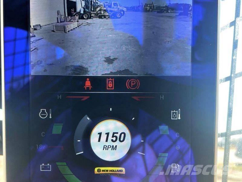 New Holland c332 スキッドステアローダー