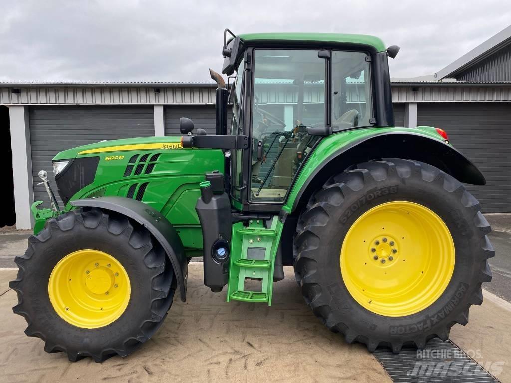 John Deere 6120 M トラクター