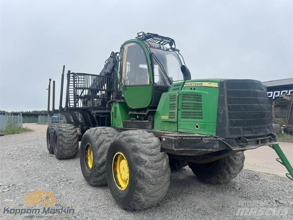 John Deere 1910E フォワーダー