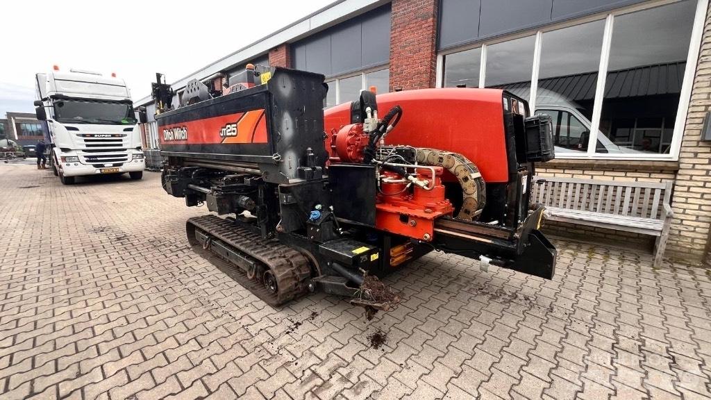 Ditch Witch JT 25 水平掘削リグ
