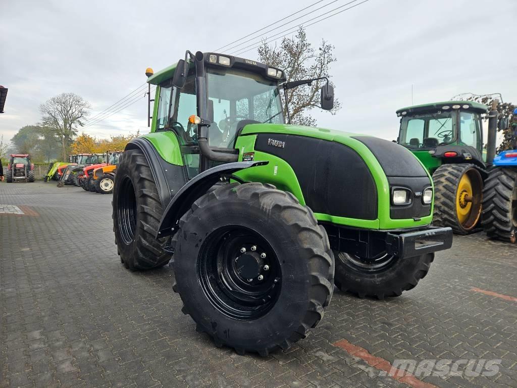 Valtra T 120 トラクター